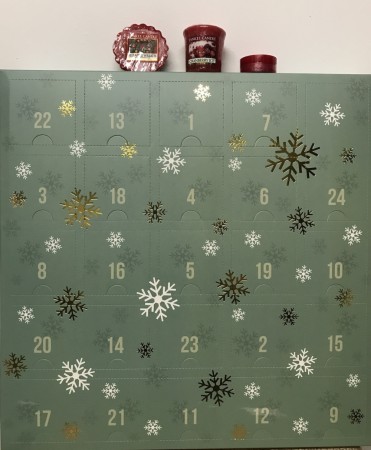 Adventskalender - 23 luker m/Duftvoks